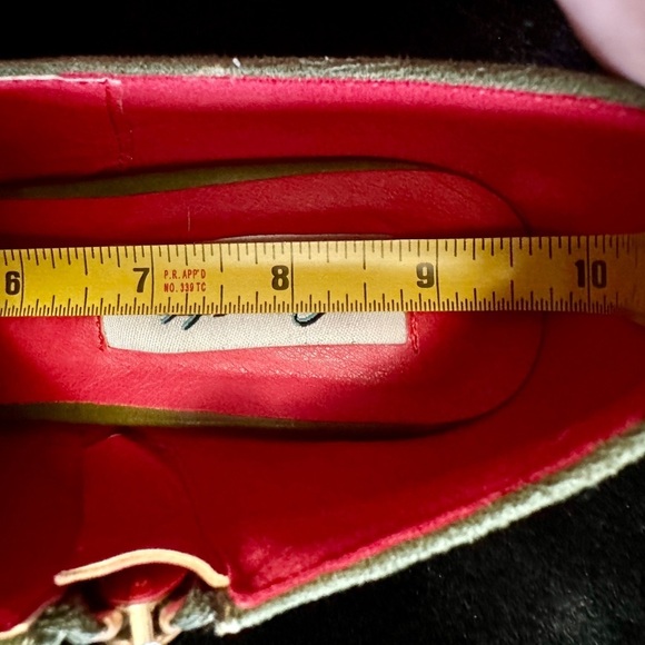 LULU HUN, LONDON, WOMENS GREEN SUEDE & LEATHER HEELS WITH RED INSOLE. - Picture 15 of 15